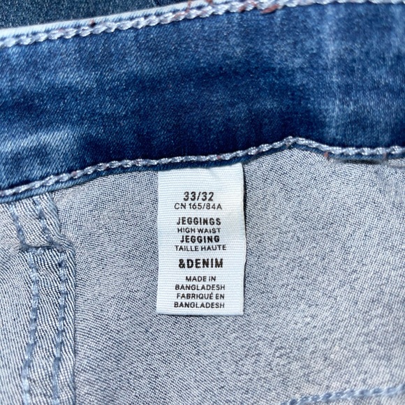 Jeans - Picture 3 of 3